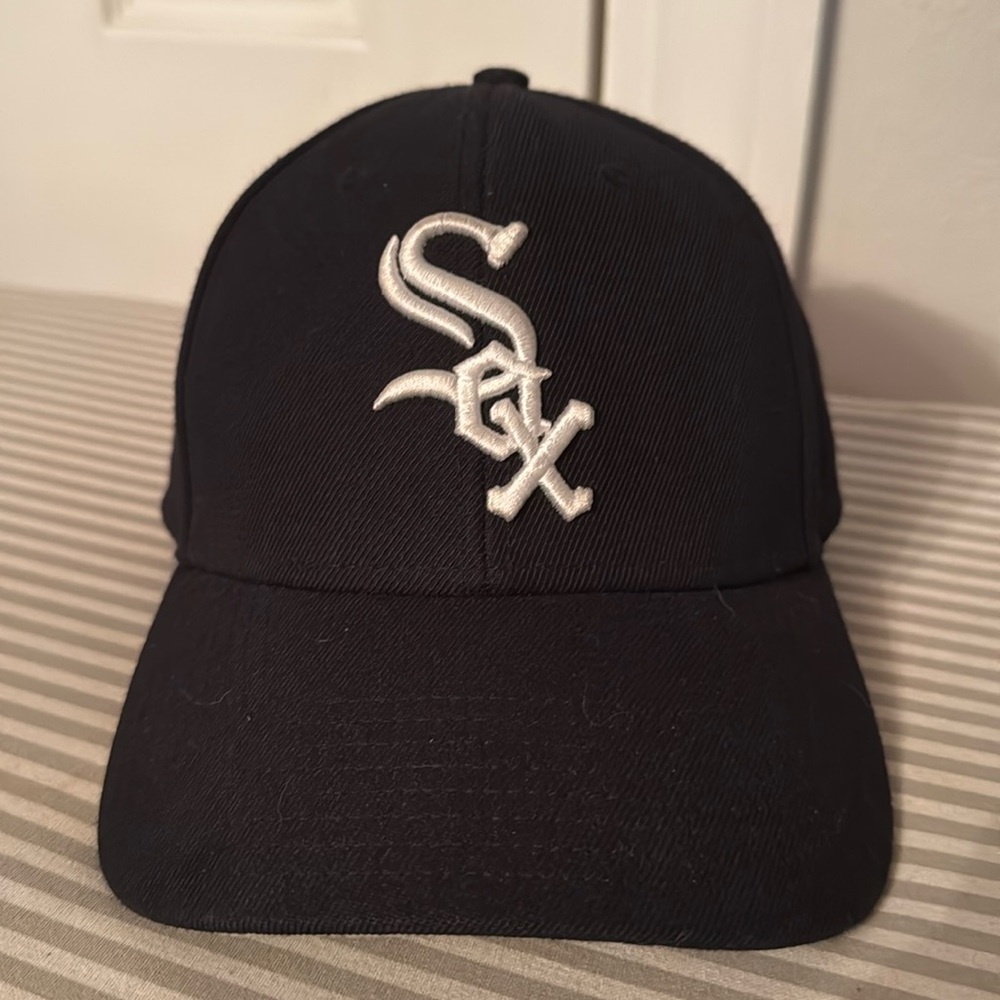 Genuine Merchandise Chicago White SOX Size OS